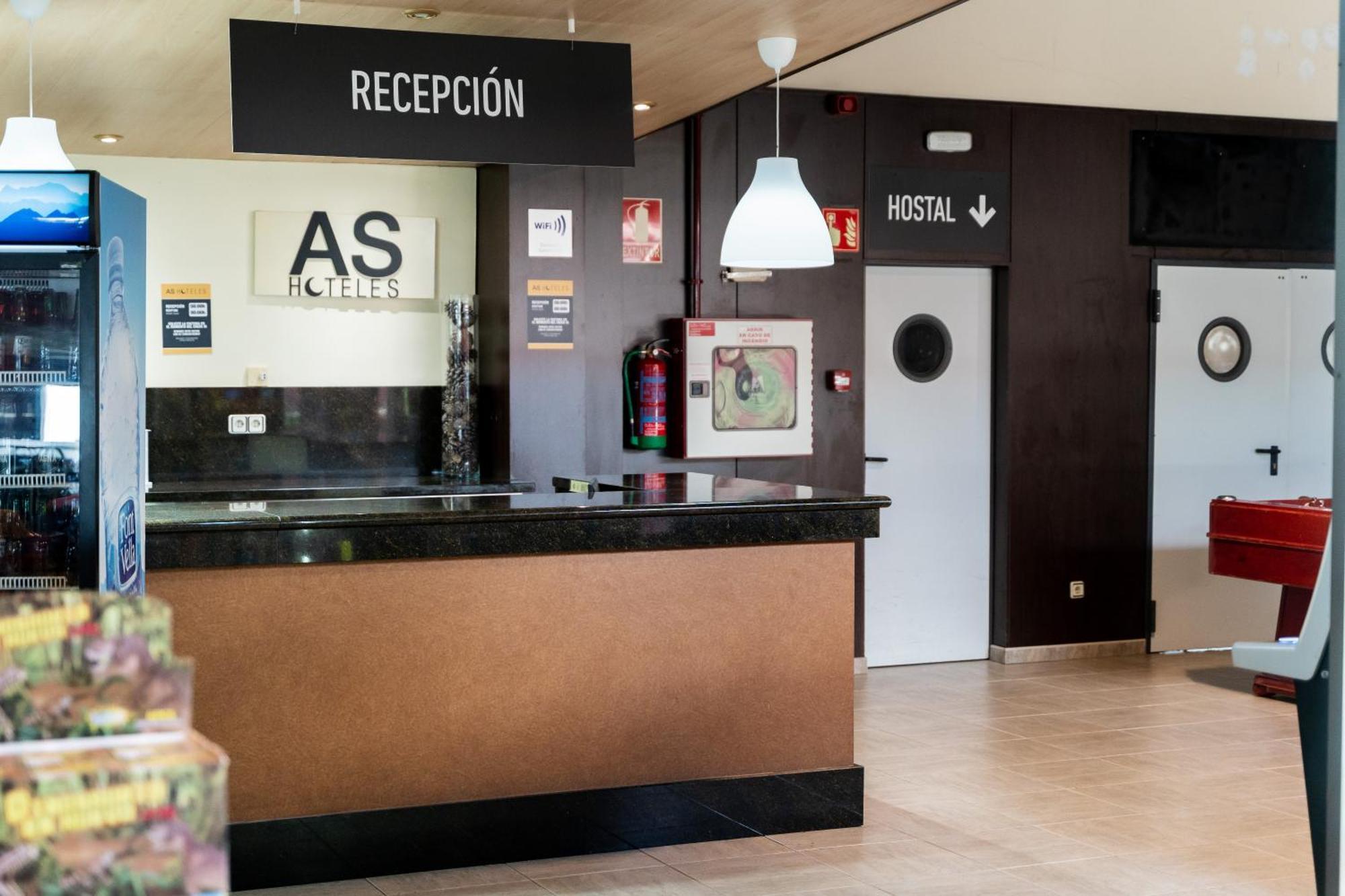 As Monreal Del Campo Hotel Exterior photo