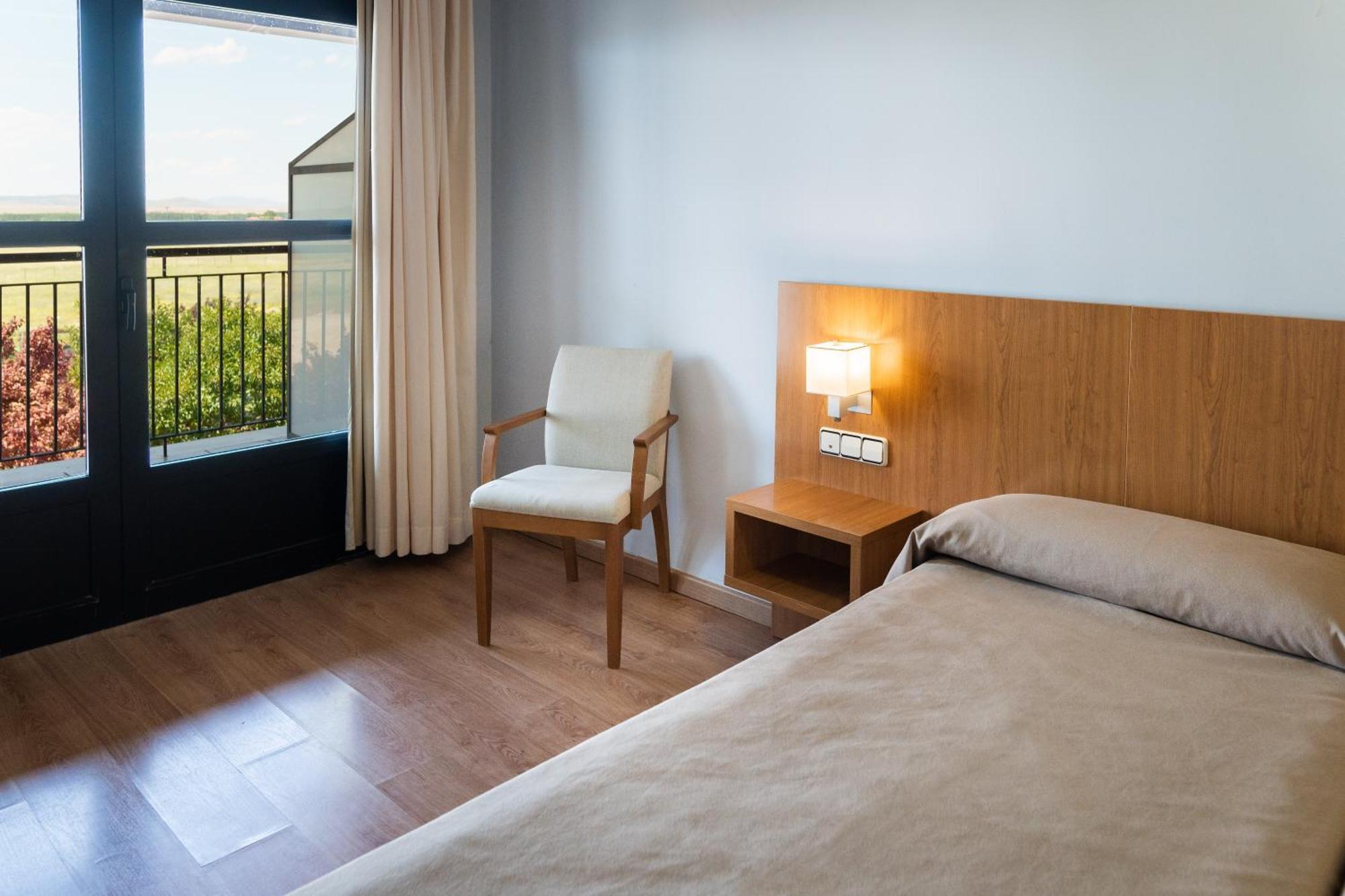 As Monreal Del Campo Hotel Exterior photo